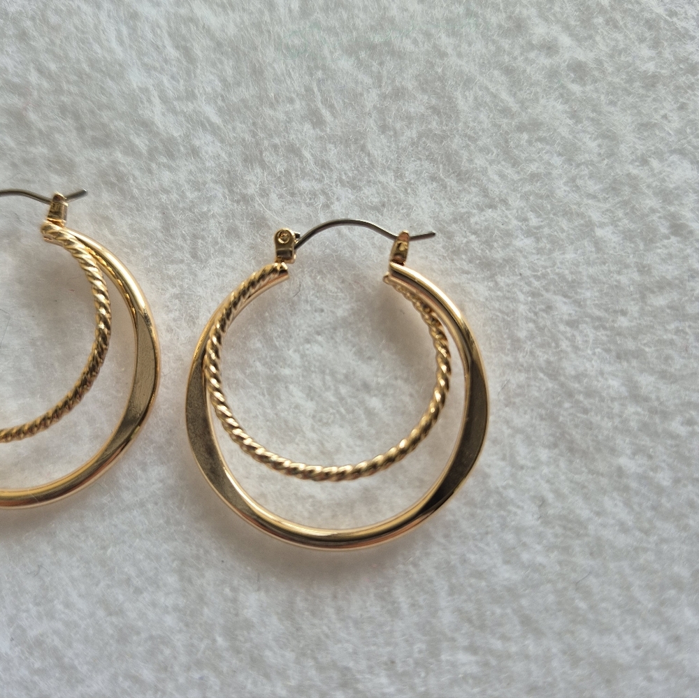 Double Round Pierced Hoop Earrings - Picture 2 of 8